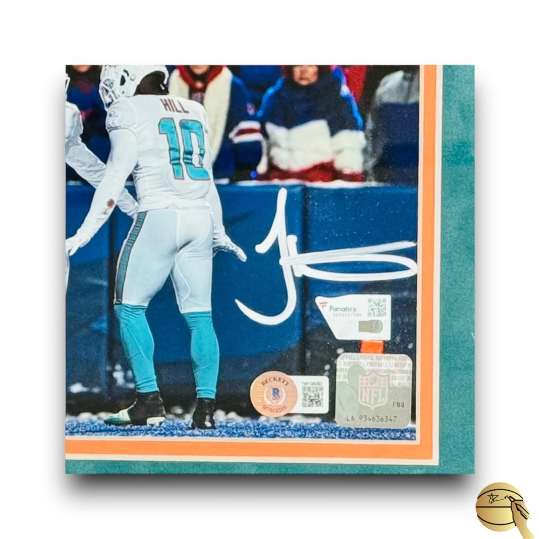 Cuadro autografiado por Tyreek Hill y Jaylen Waddle