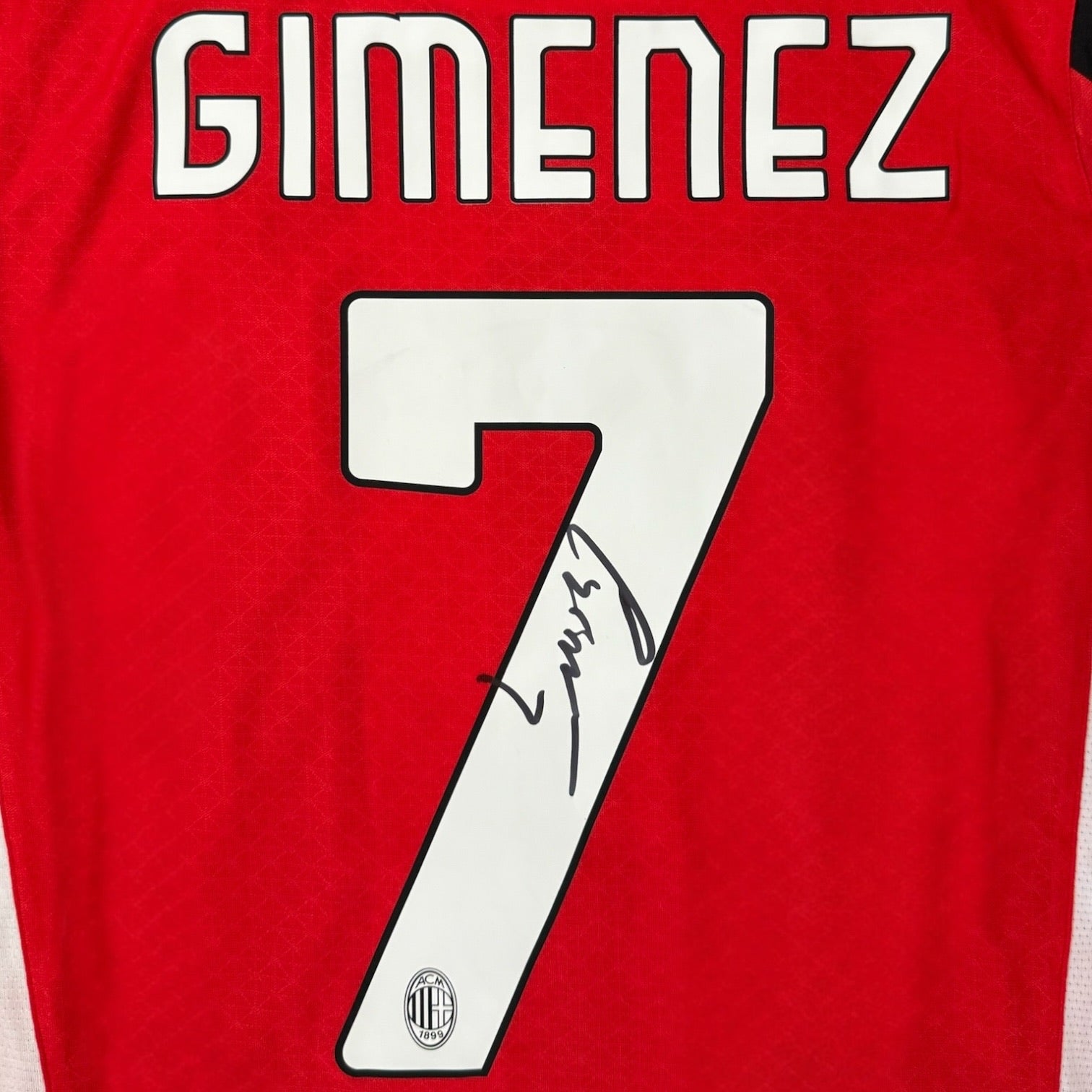 Jersey autografiado por Santiago Giménez