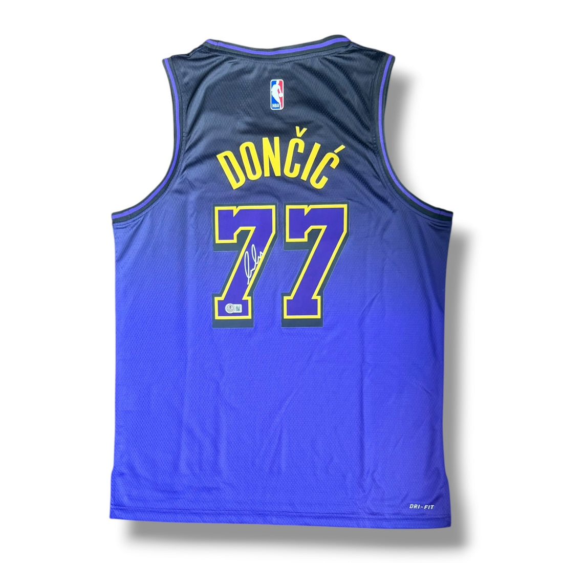 Jersey autografiado por Luka Doncic