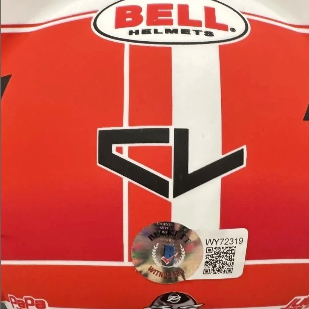 Casco autografiado por Charles Leclerc