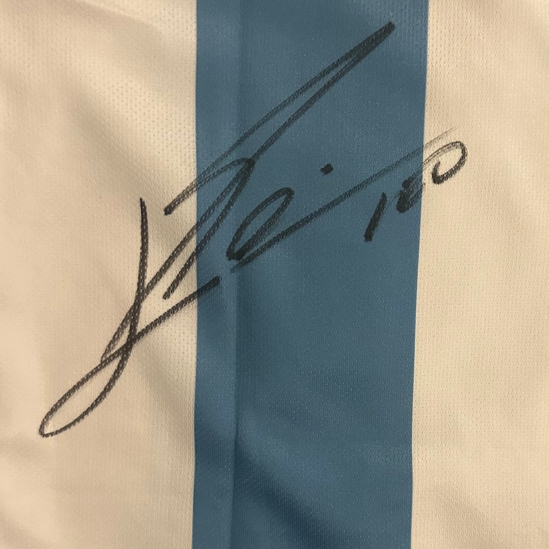Jersey autografiado por Leo Messi. Mundial 2022