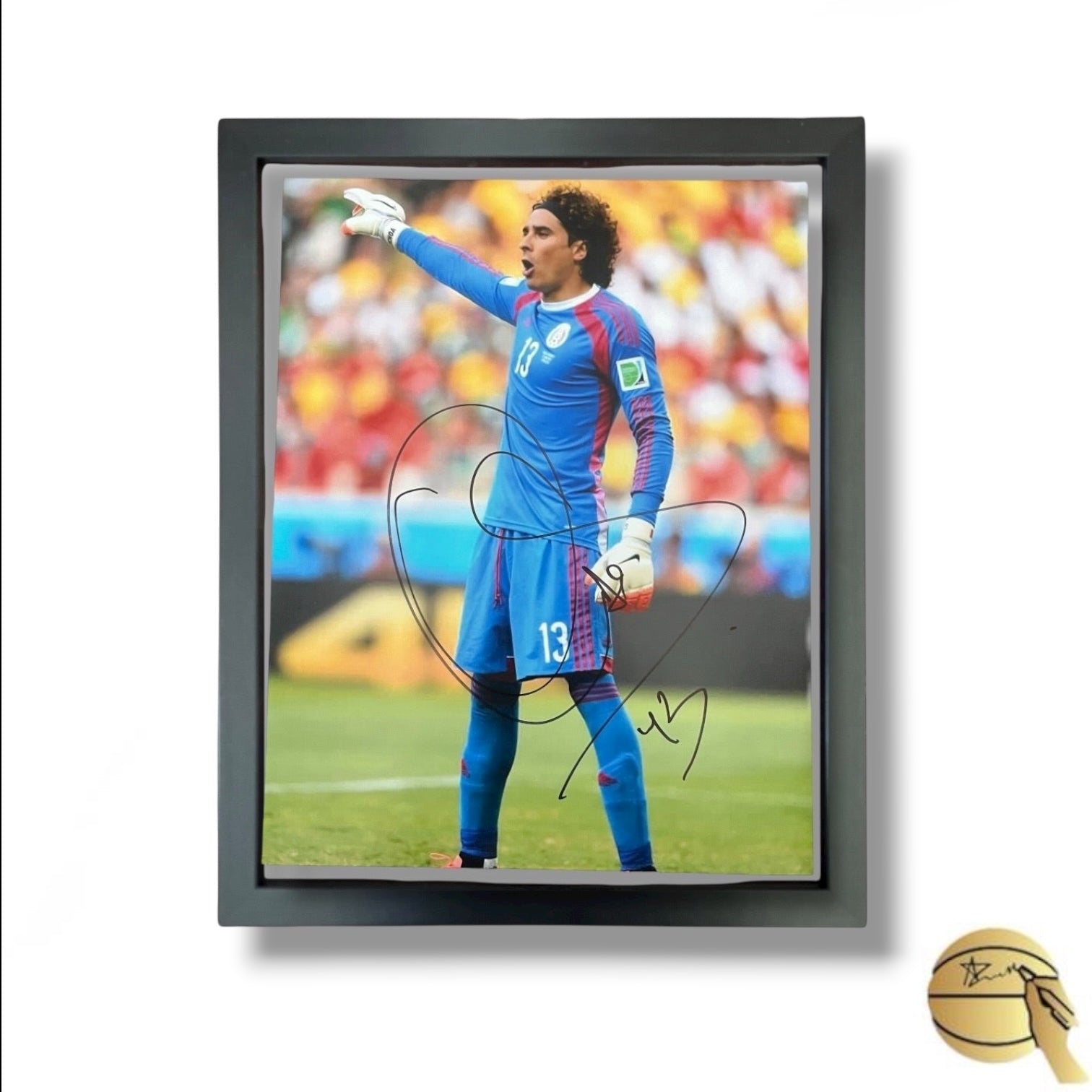 Foto autografiada por Guillermo Ochoa