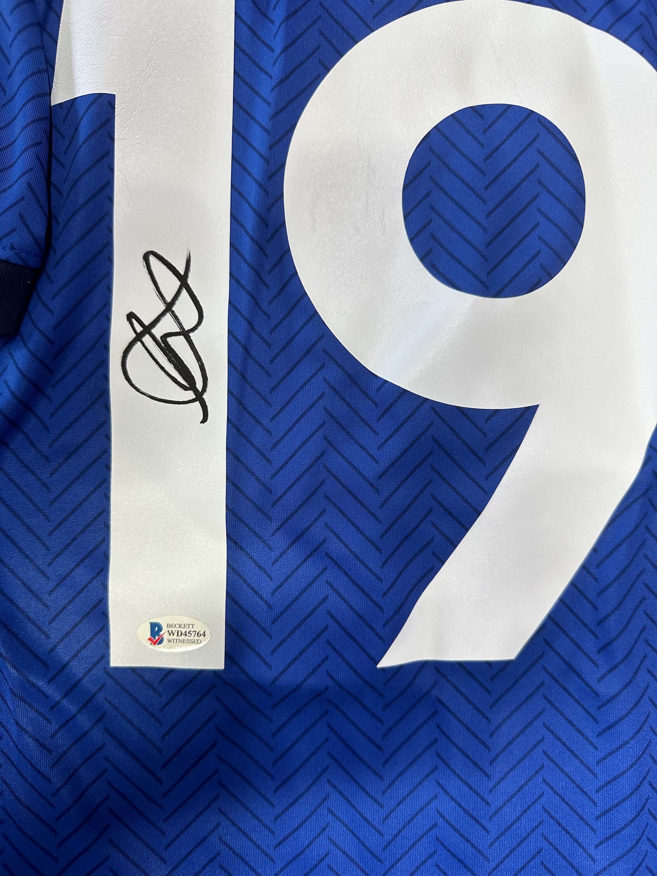 Jersey autografiado por Mason Mount