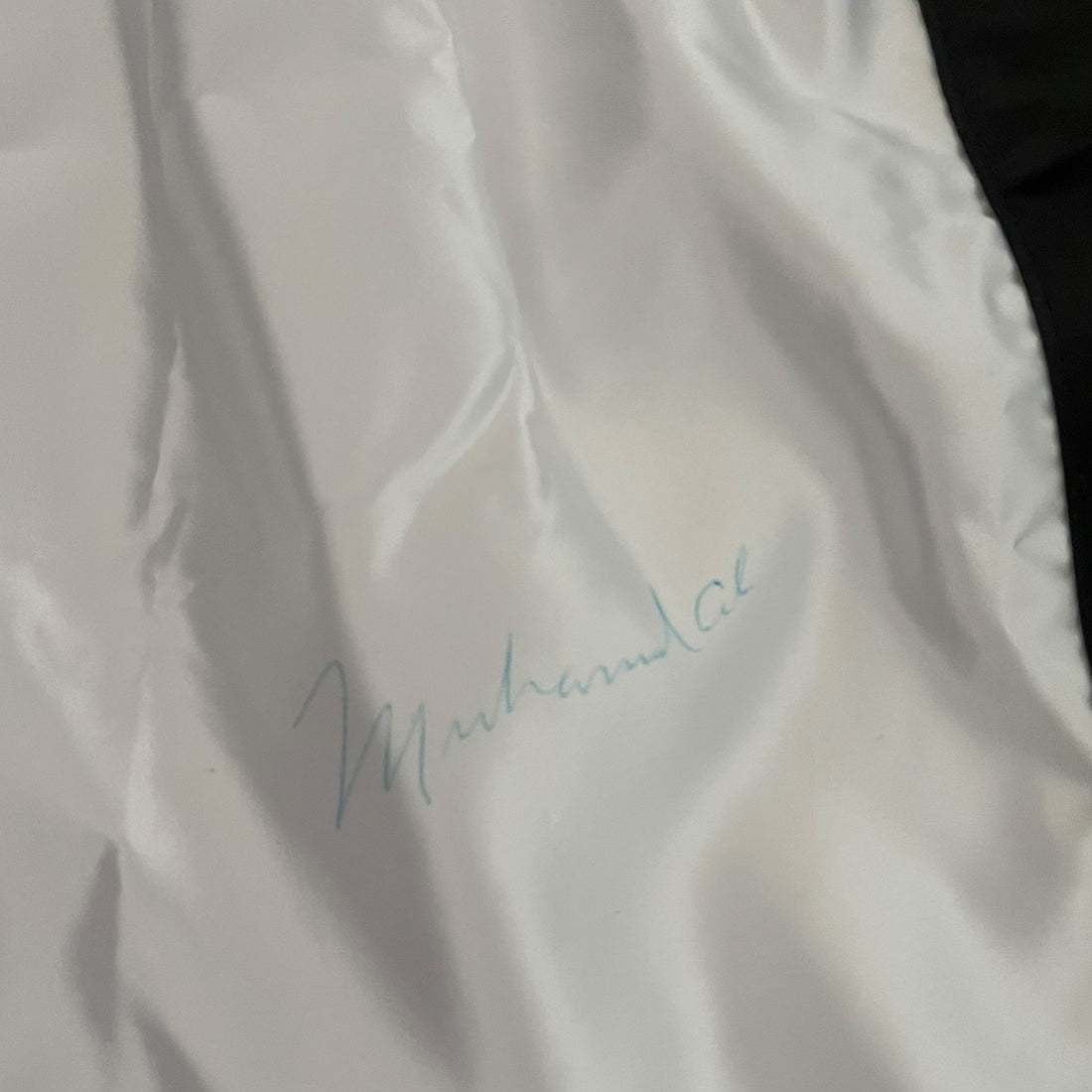 Shorts autografiados por Muhammad Ali