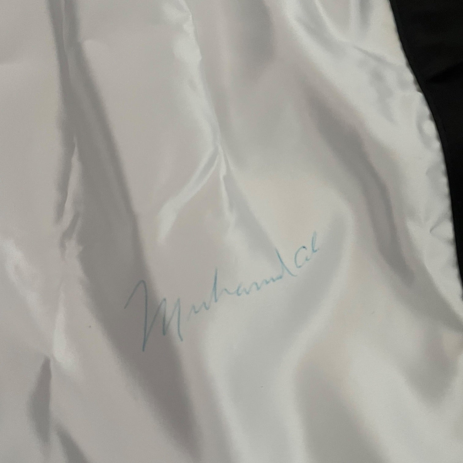 Shorts autografiados por Muhammad Ali