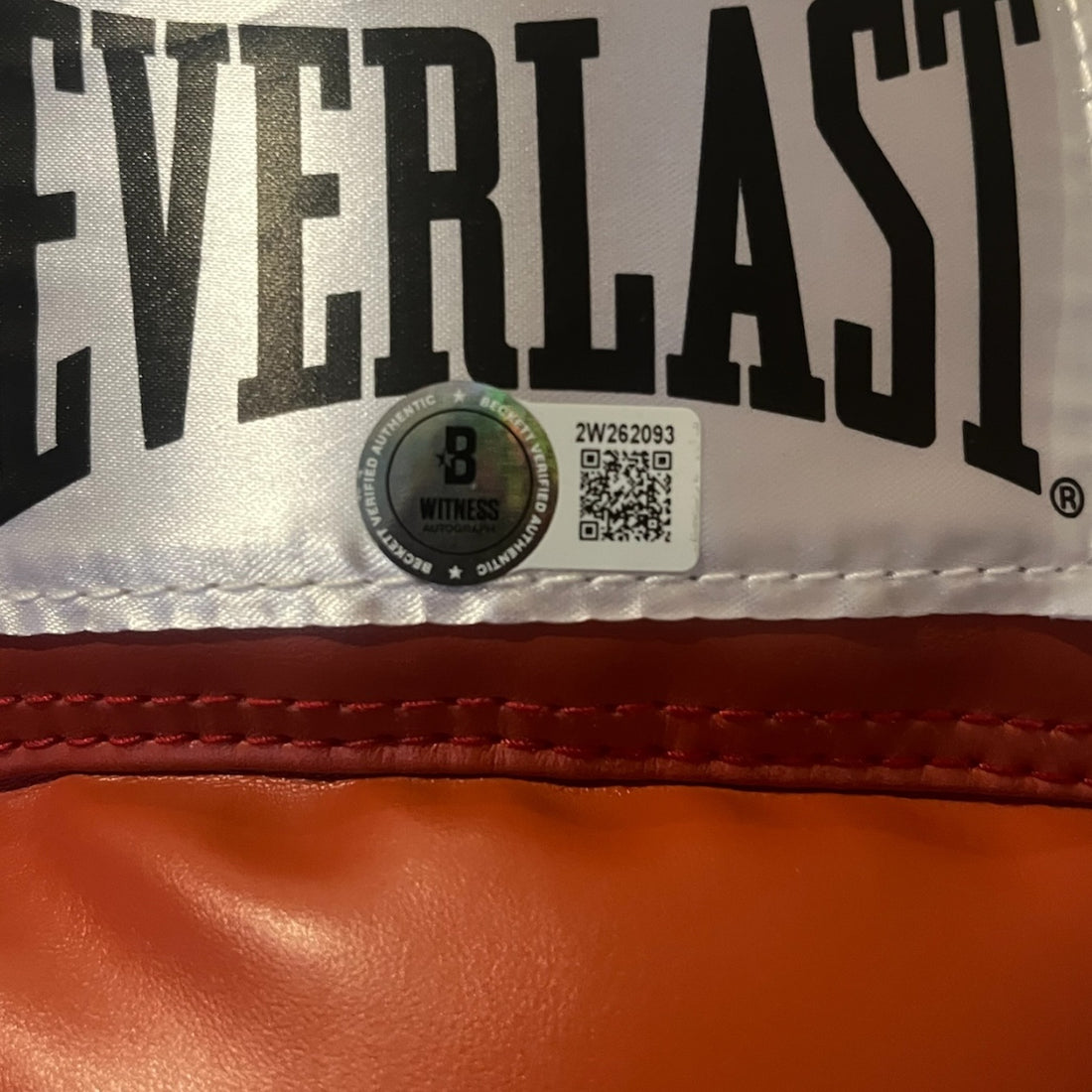 Guante autografiado por Ryan Garcia