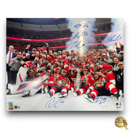 Imagen autografiada por los jugadores de Florida Panthers ganadores Stanley Cup