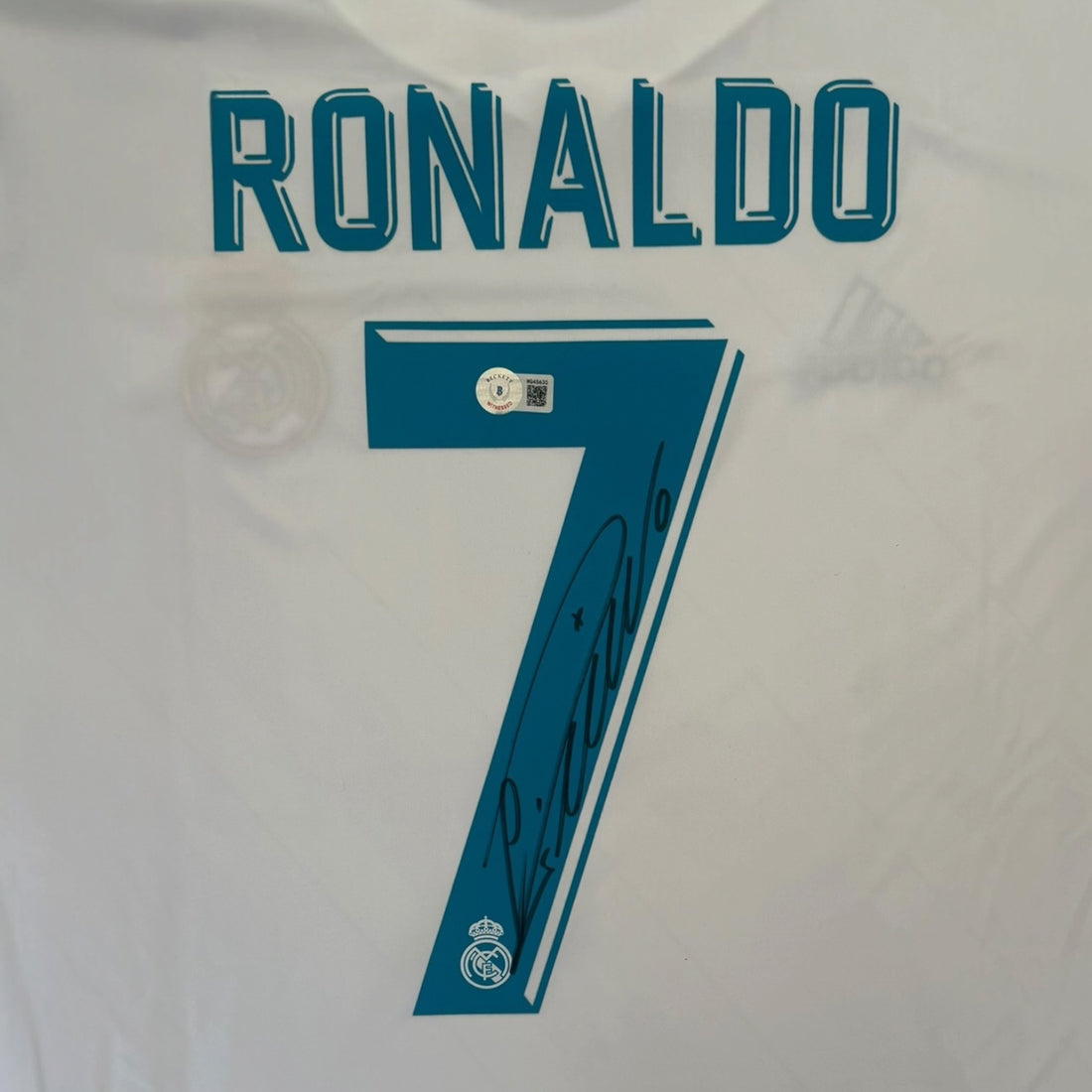 Jersey del Real Madrid autografiado por Cristiano Ronaldo