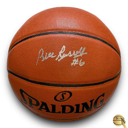 Balón autografiado por Bill Russell