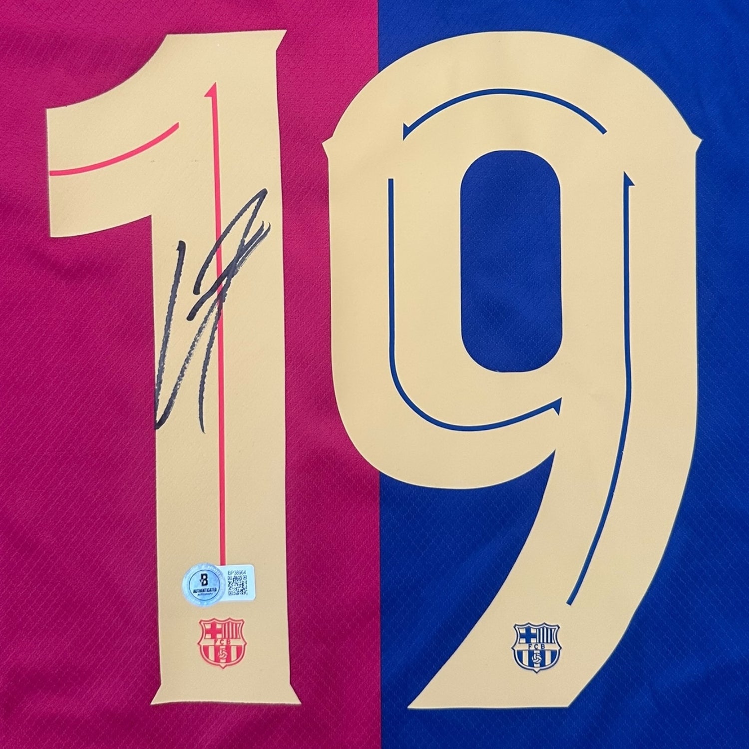 Jersey autografiado por Lamine Yamal