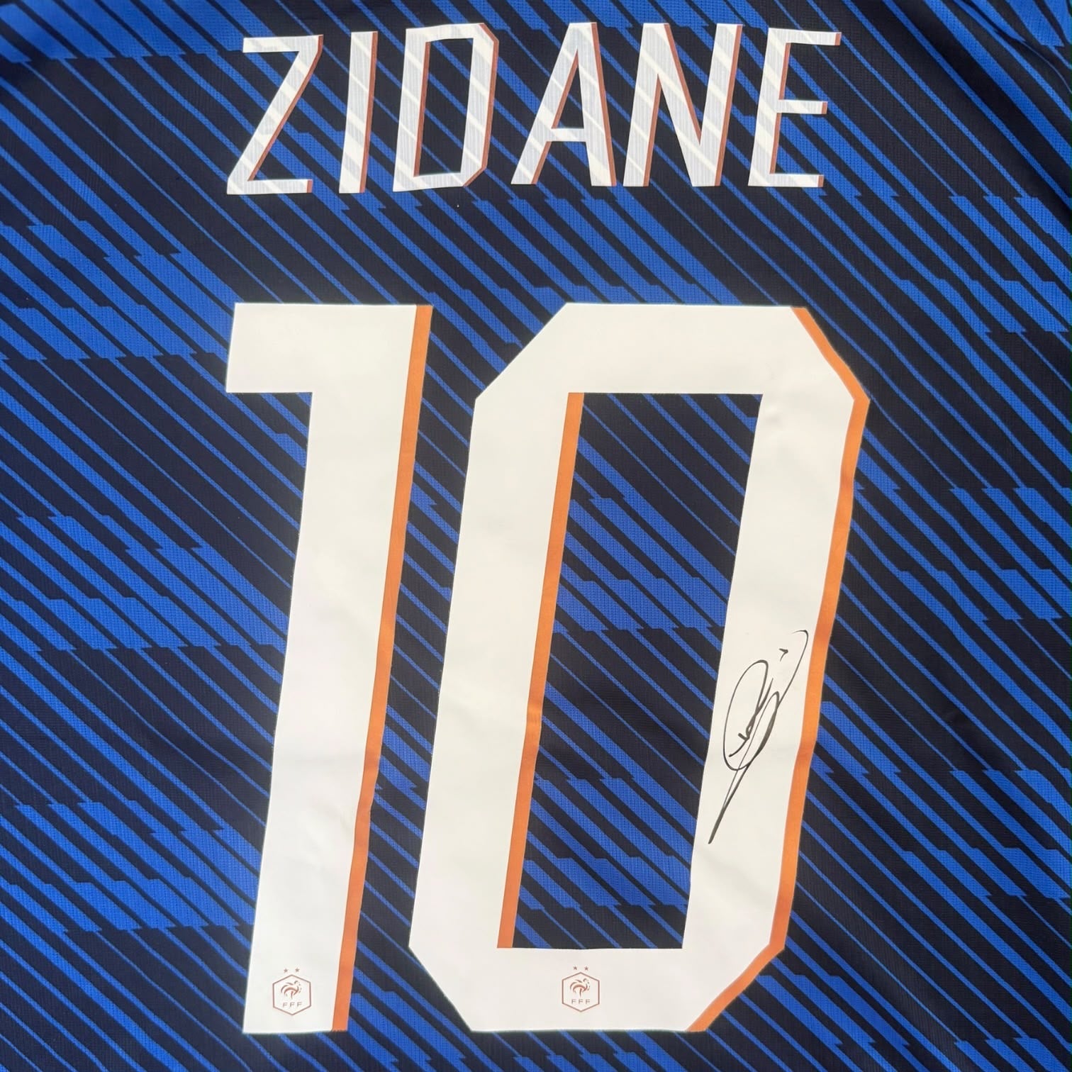 Jersey de Francia autografiado por Zinedine Zidane
