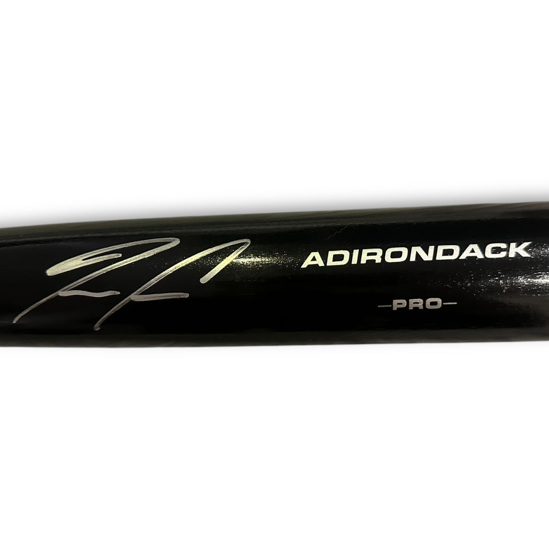 Bat autografiado por Ronald Acuña Jr