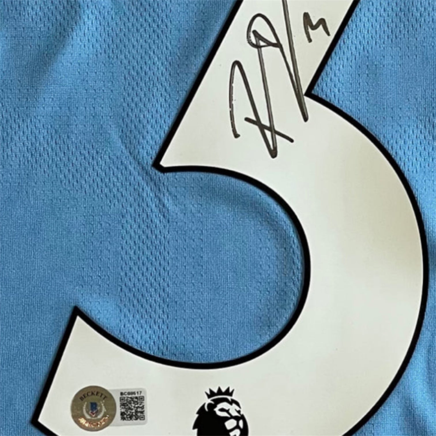 Jersey autografiado por Rubén Dias