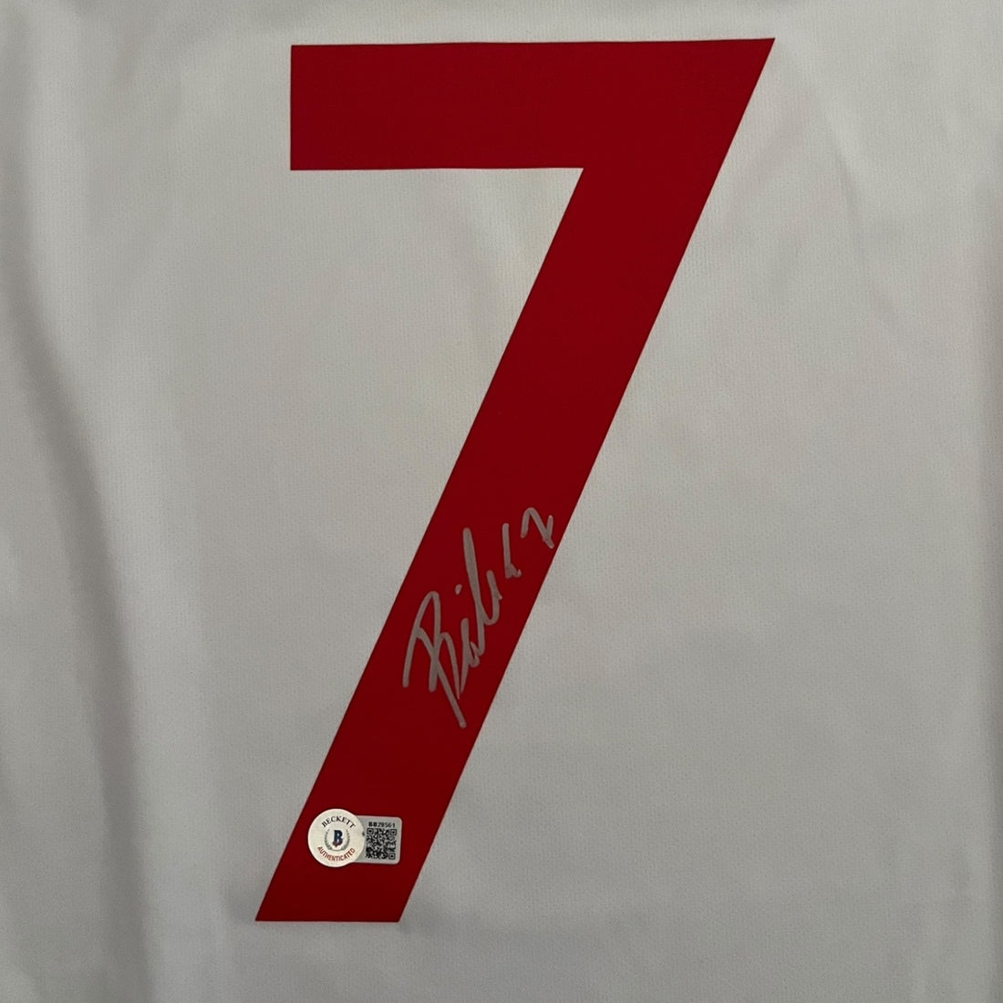 Jersey autografiado por Joao Felix