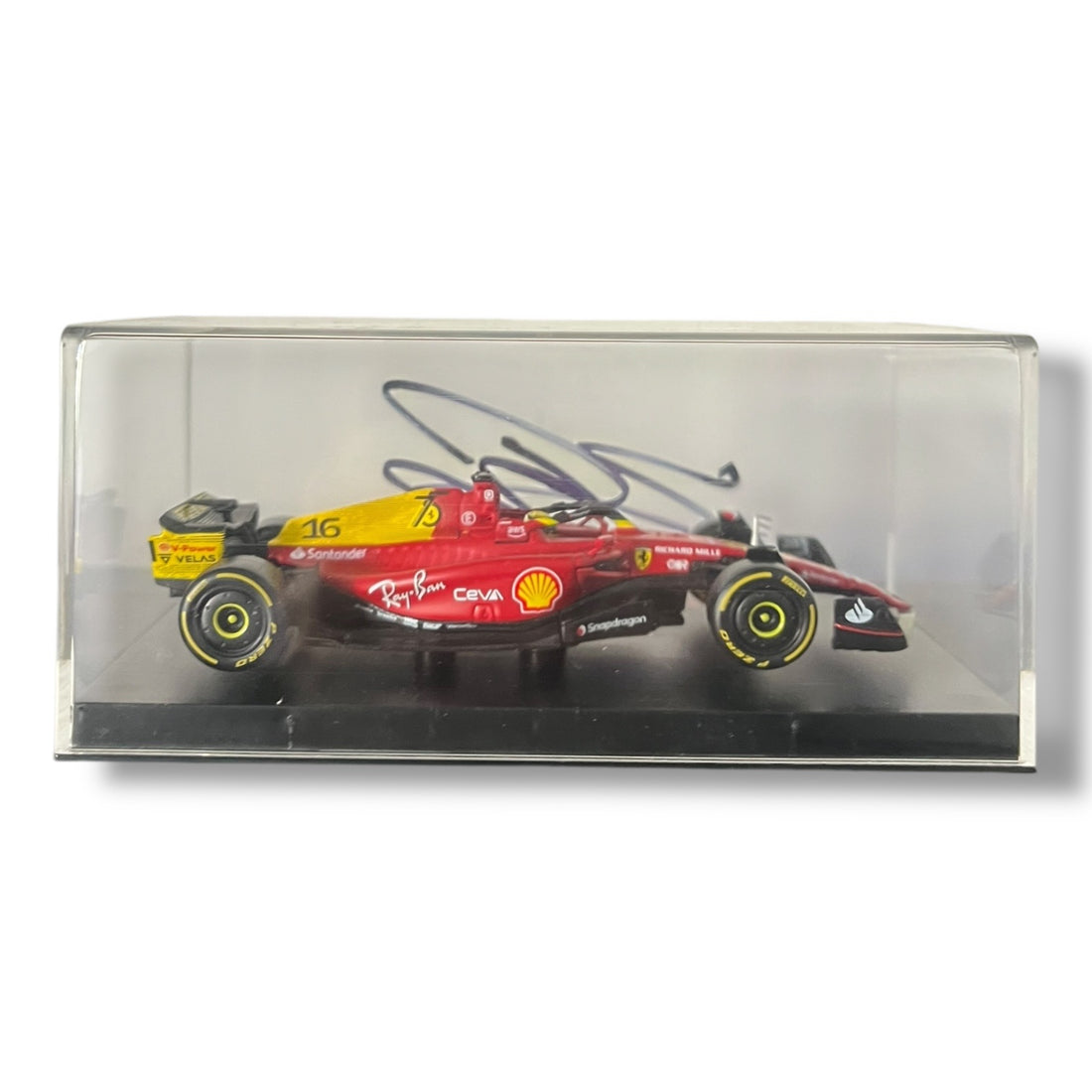 Mini coche autografiado por Charles Leclerc
